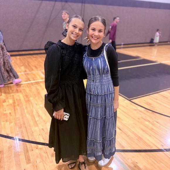 Hi I’m Bella✨✨ - Picture 4 of 8